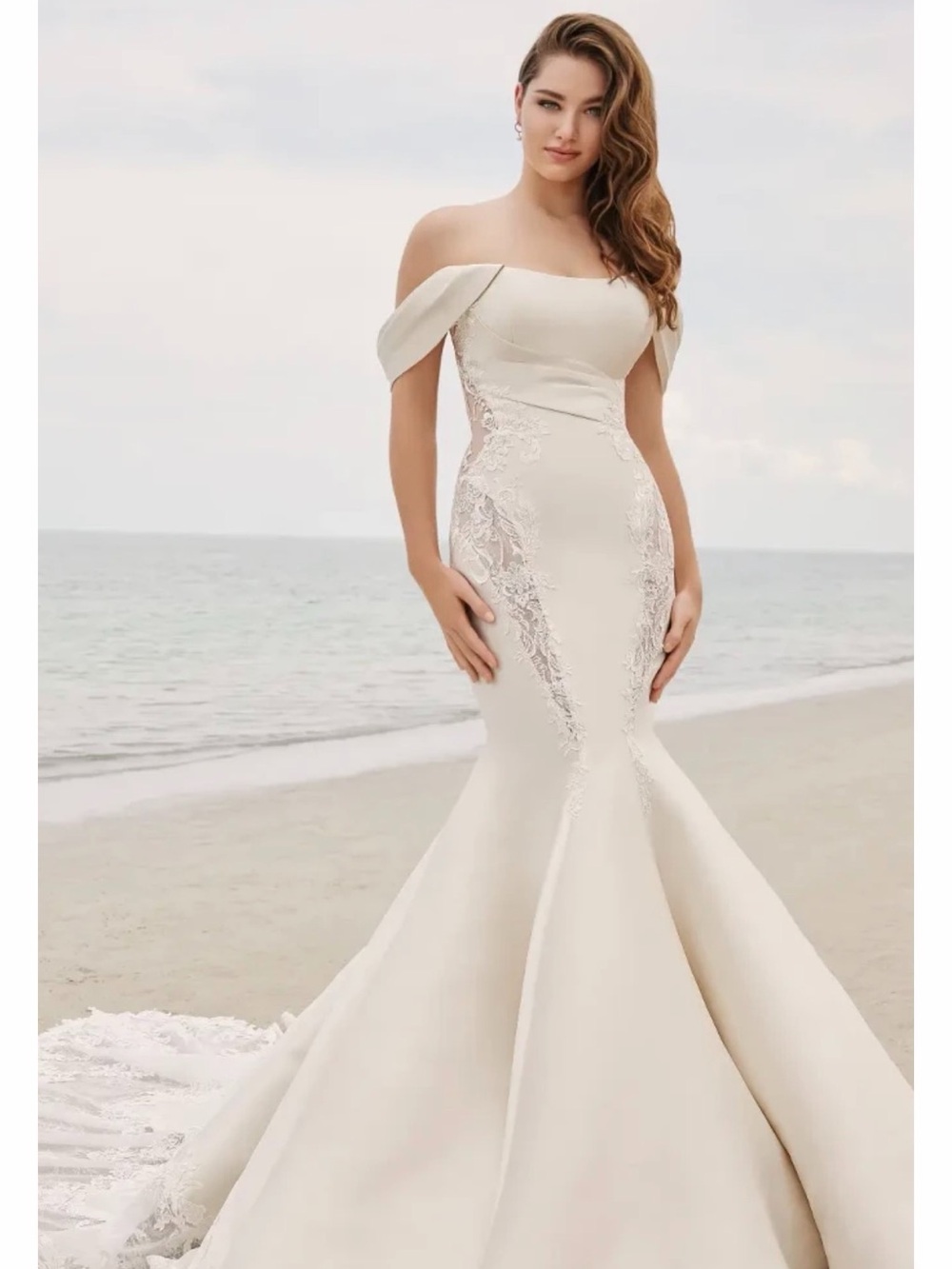 Elegant Off-Shoulder Cream Mermaid Wedding Dress with Lace Insets